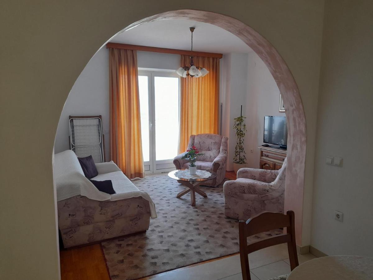 Villa Apartments Mate Cebalo لومباردا المظهر الخارجي الصورة