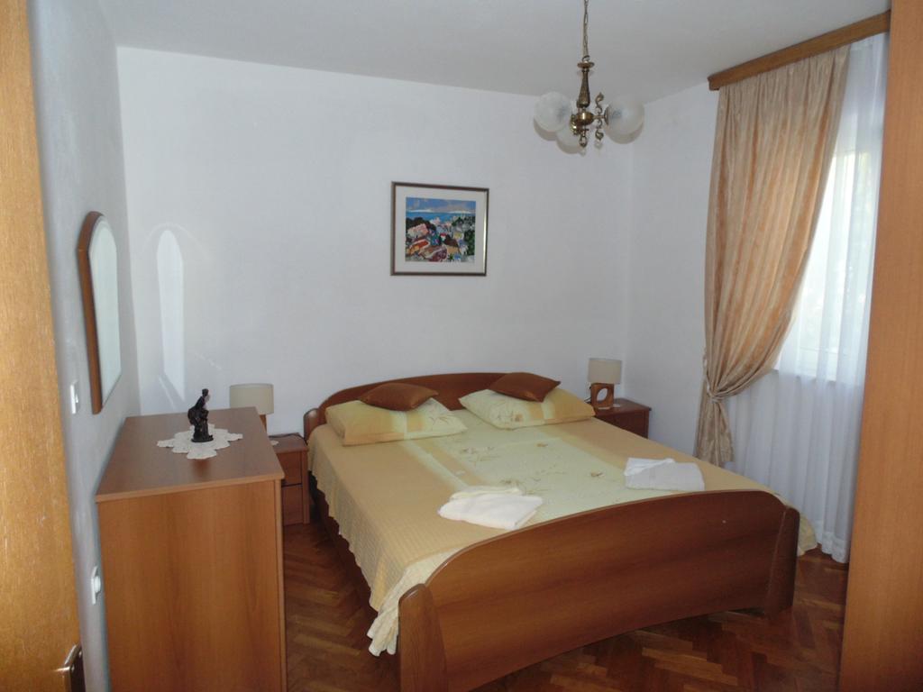 Villa Apartments Mate Cebalo لومباردا المظهر الخارجي الصورة